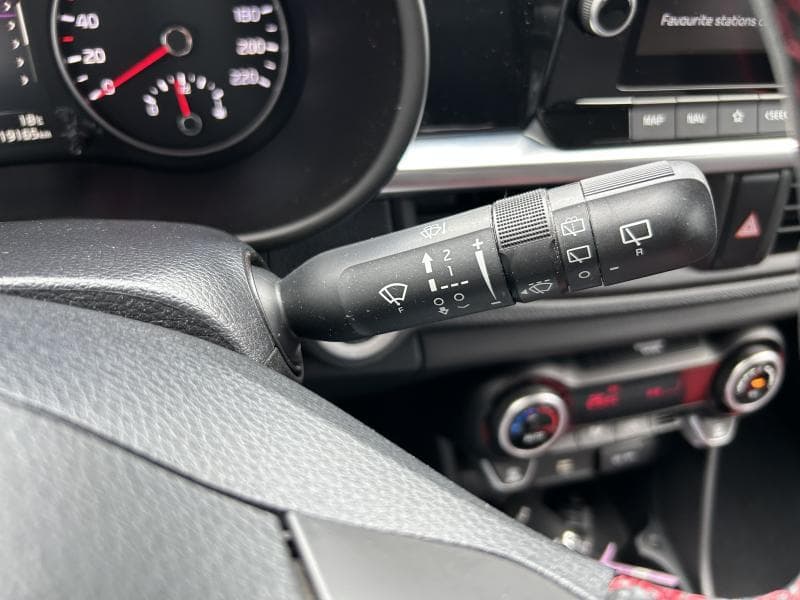 Kia Picanto GT Line | 1.0 essence 67 CV | Camera | GPS | Sieges av et volant chauffants | Cruise control - 29