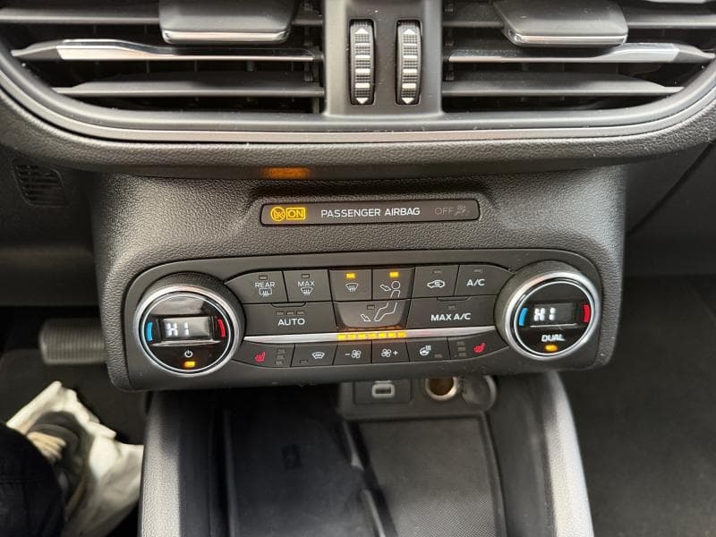 Ford Focus ST-Line | 1.5 Diesel 120 cv | clim auto | siege et volant chauffant | camera de recul | gps - 25