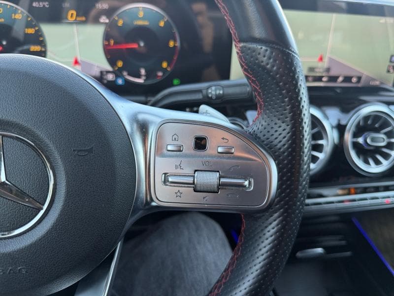 Mercedes-Benz GLA 180 GLA 180D 116cv | pack amg | camera arr | bluetooth | - 18