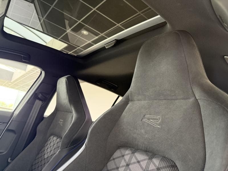 Volkswagen Golf VIII R-Line Business Premium - Phare Matrix - Harman Kardon - KIT HIVER SUR JANTES ALU - 20