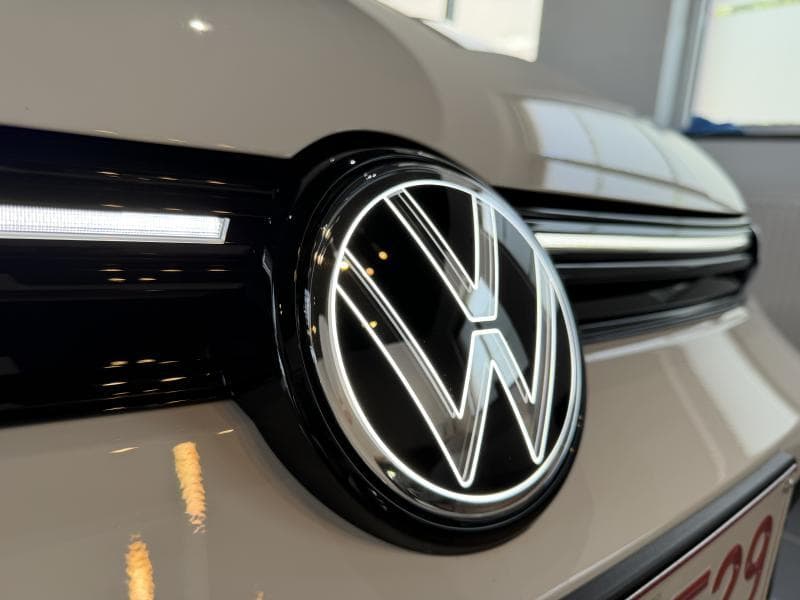 Volkswagen Golf VIII R-Line Business Premium - Phare Matrix - Harman Kardon - KIT HIVER SUR JANTES ALU - 17