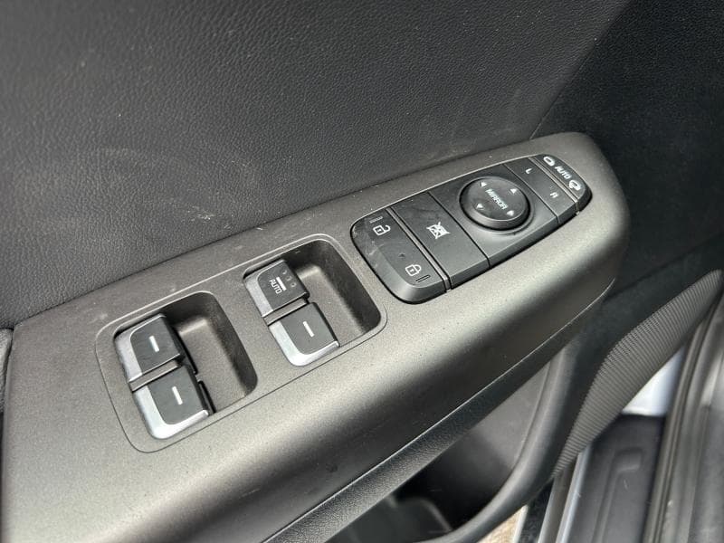 Kia Sportage 1.6 CRDI 116 Cv | Attelage |  Carplay | Camera | GPS - 28