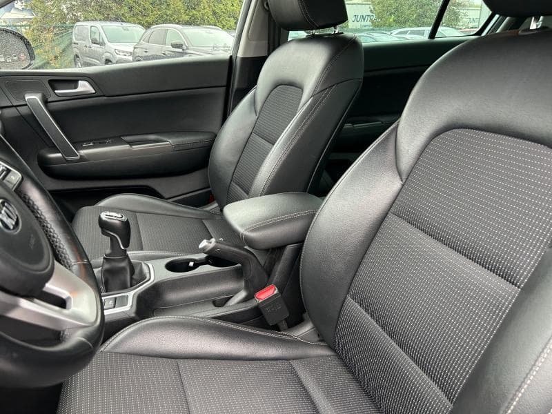 Kia Sportage 1.6 CRDI 116 Cv | Attelage |  Carplay | Camera | GPS - 24