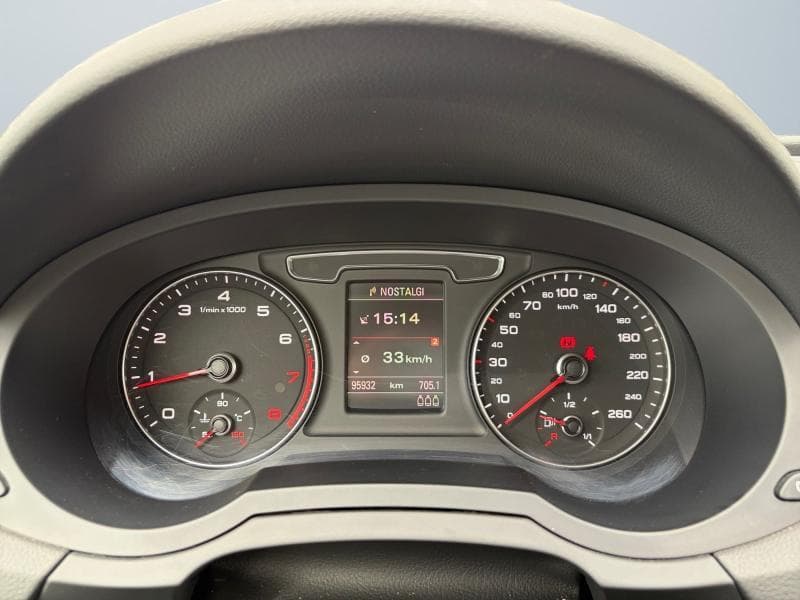 Audi Q3 Attraction - 15