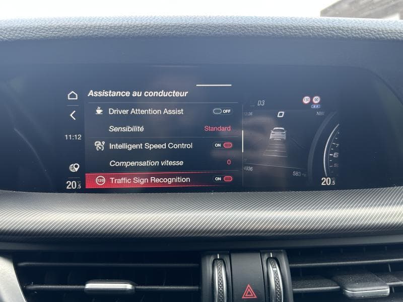 Alfa Romeo Stelvio Sprint | 2.2 diesel 160 CV | Camera | Toit ouvrant et pano | Sieges av et volant chauffants | GPS - 27
