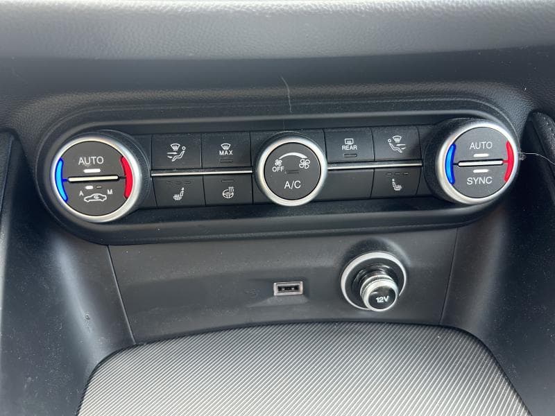 Alfa Romeo Stelvio Sprint | 2.2 diesel 160 CV | Camera | Toit ouvrant et pano | Sieges av et volant chauffants | GPS - 20