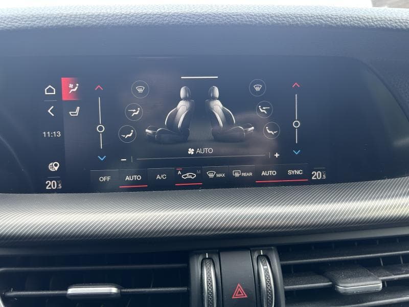 Alfa Romeo Stelvio Sprint | 2.2 diesel 160 CV | Camera | Toit ouvrant et pano | Sieges av et volant chauffants | GPS - 22