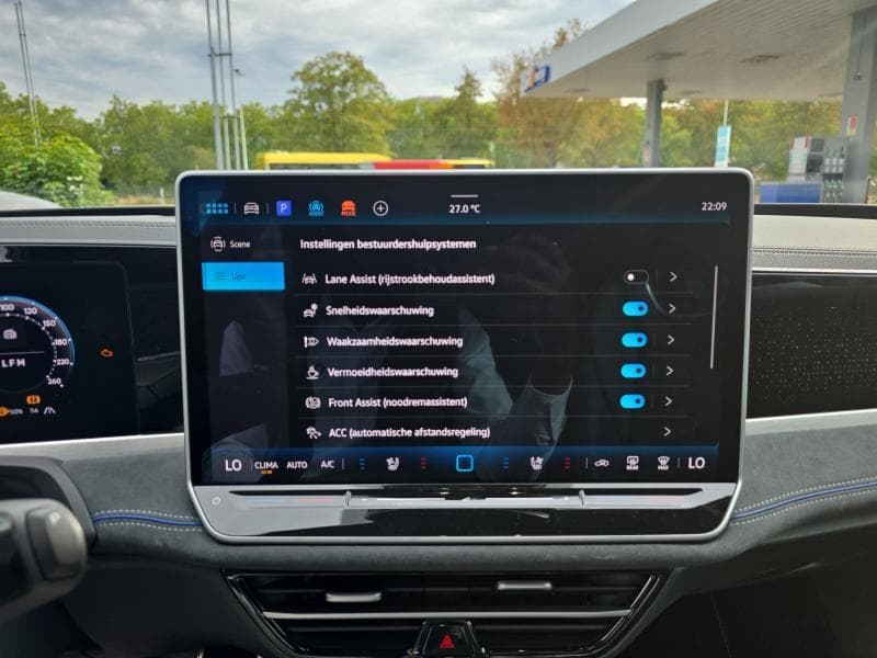 Volkswagen Passat R-line | 1.5 150 CV | GPS | Capteurs Av/Ar | Clim auto | Sièges Av chauffants | CarPlay | Toit Panoramique - 23