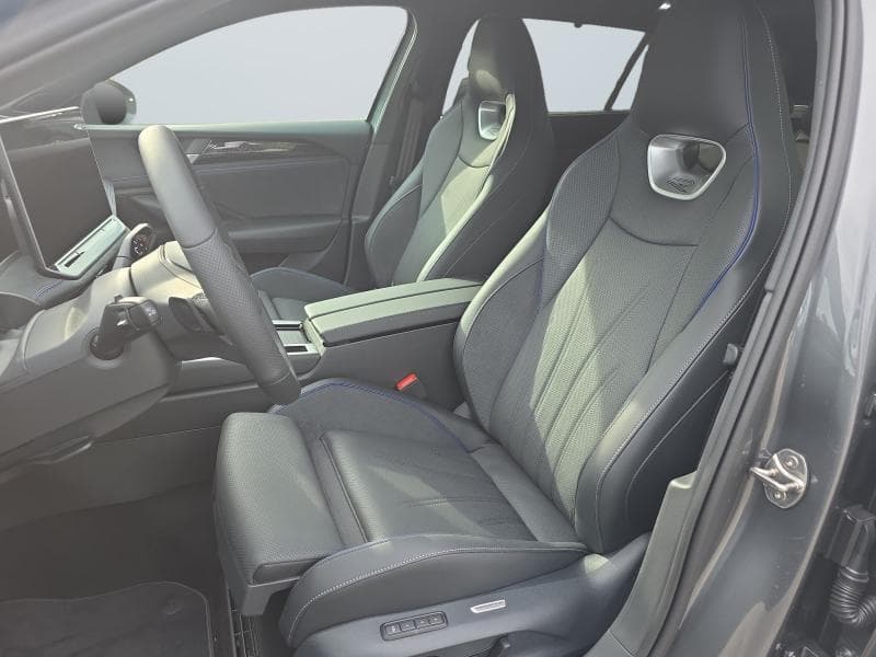 Volkswagen Passat R-line | 1.5 150 CV | GPS | Capteurs Av/Ar | Clim auto | Sièges Av chauffants | CarPlay | Toit Panoramique - 12