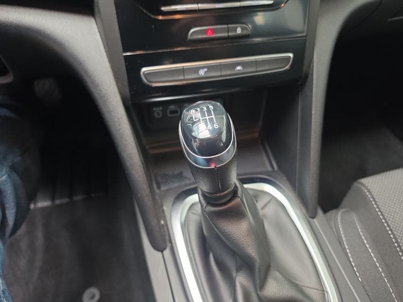 Renault Mégane 1.33 TCe Equilibre 140 Hp - 23