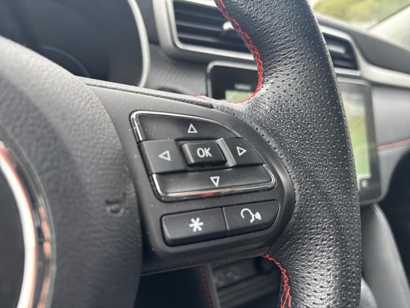 MG ZS Luxury | 1.0 T-GDI AT 110 cv | Boîte auto |Carplay | Clim | Caméra | Alu - 22