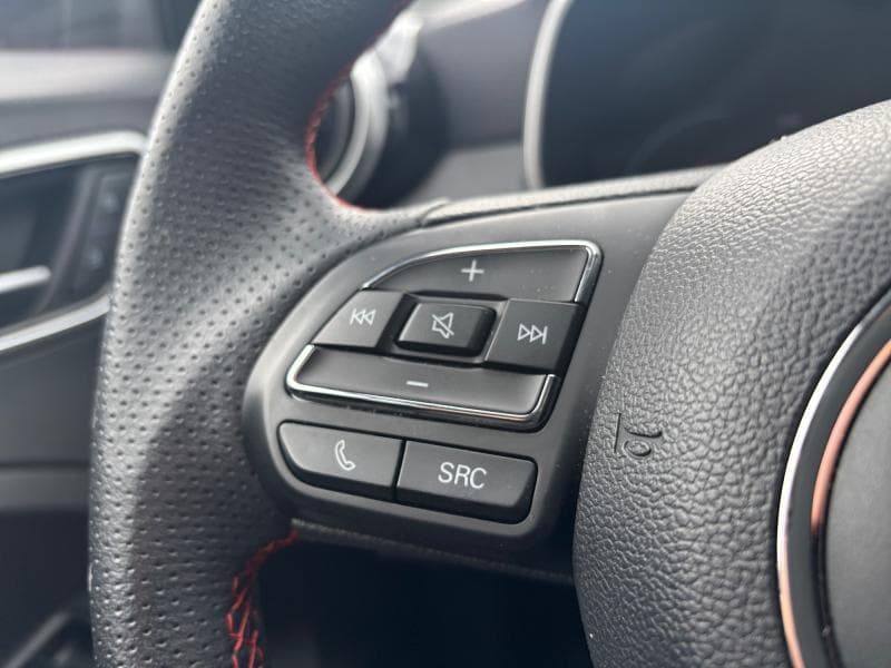 MG ZS Luxury | 1.0 T-GDI AT 110 cv | Boîte auto |Carplay | Clim | Caméra | Alu - 21