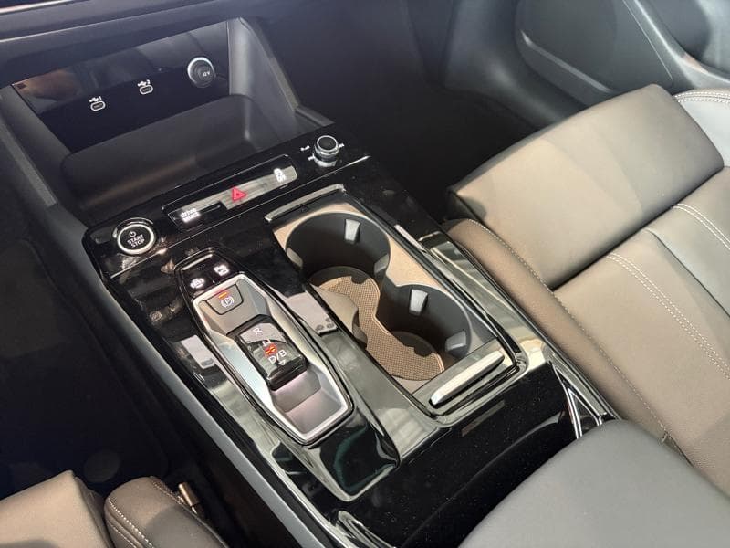 Audi Q6 e-tron e-tron - 14