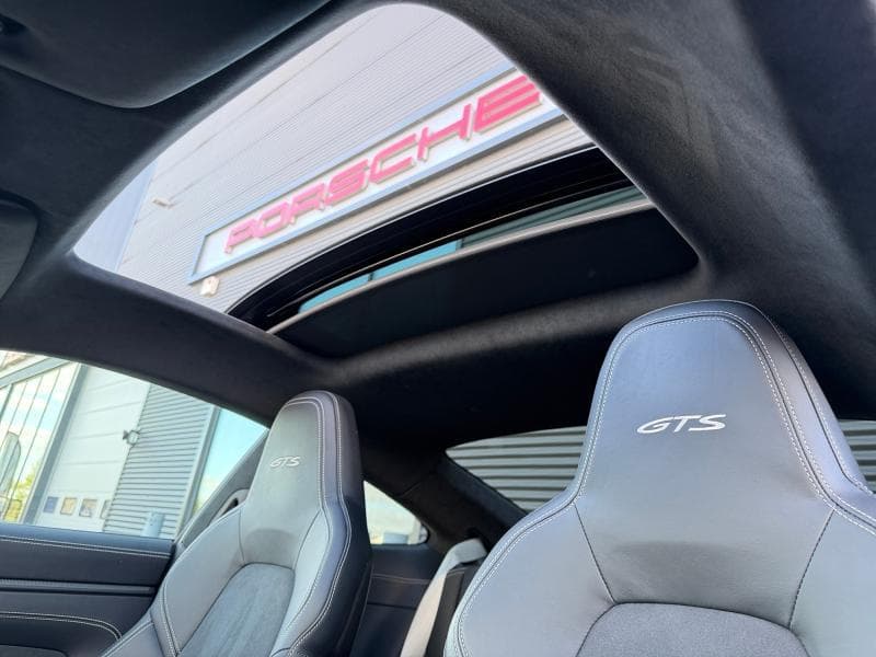 Porsche 911 Carrera 4 GTS | 3.0 480cv | Pack GTS | Pack Carbon | Toit panoramique | 4 roues motrices | échappement sport | Bose - 38