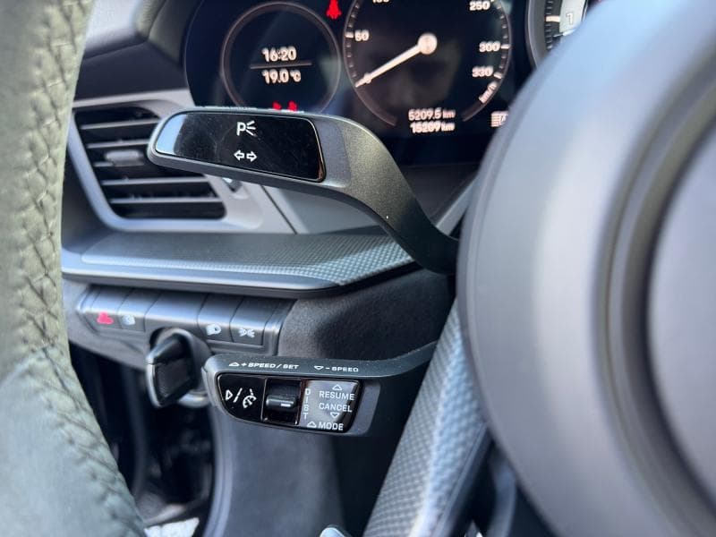 Porsche 911 Carrera 4 GTS | 3.0 480cv | Pack GTS | Pack Carbon | Toit panoramique | 4 roues motrices | échappement sport | Bose - 23