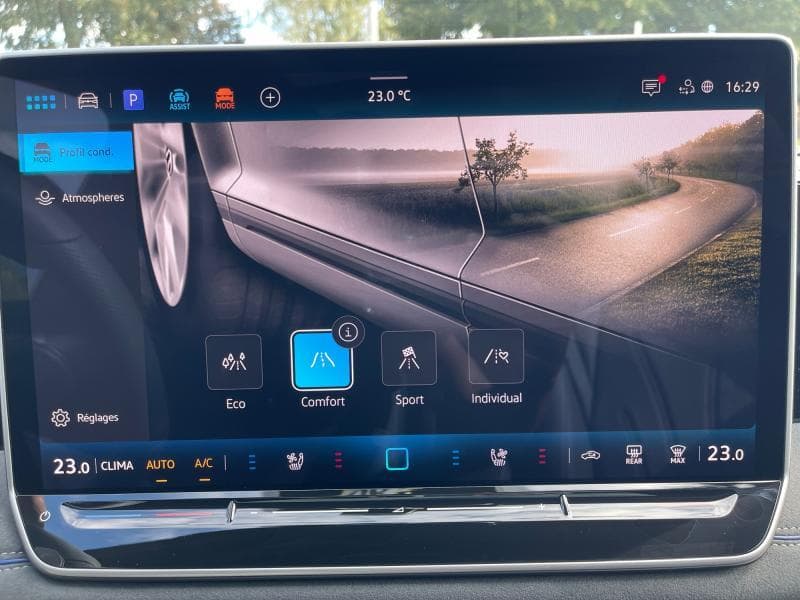 Volkswagen Tiguan R-Line | 1.5 ETSI 150CH | Cuir | Toit Ouvrant | Attelage | Caméra 360 | - 18