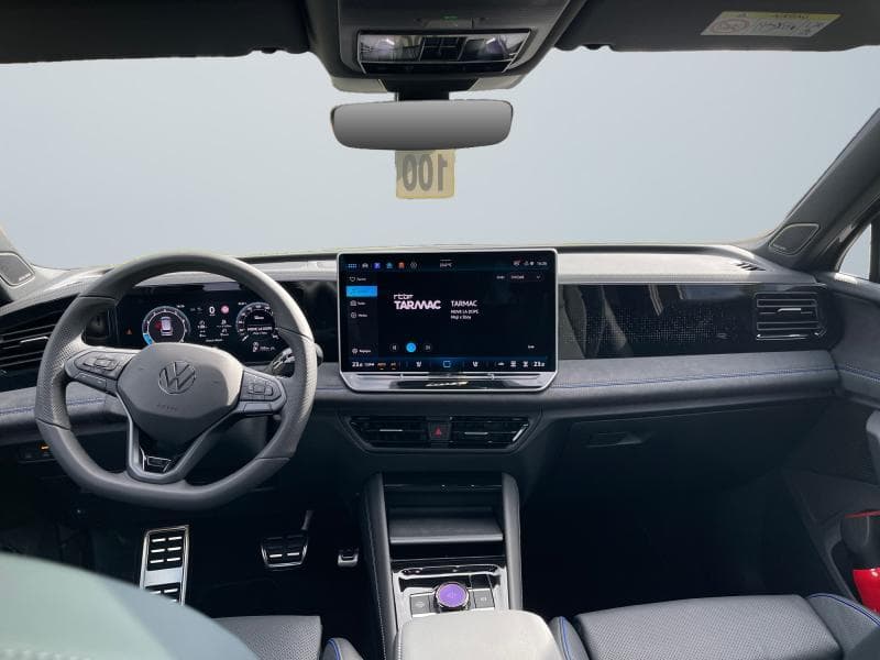 Volkswagen Tiguan R-Line | 1.5 ETSI 150CH | Cuir | Toit Ouvrant | Attelage | Caméra 360 | - 9