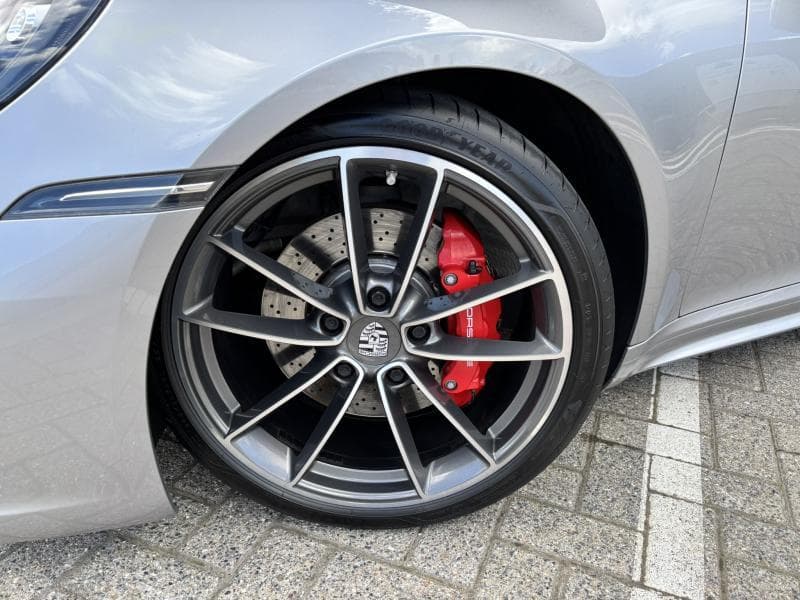 Porsche 911 Carrera S Cabriolet - 13