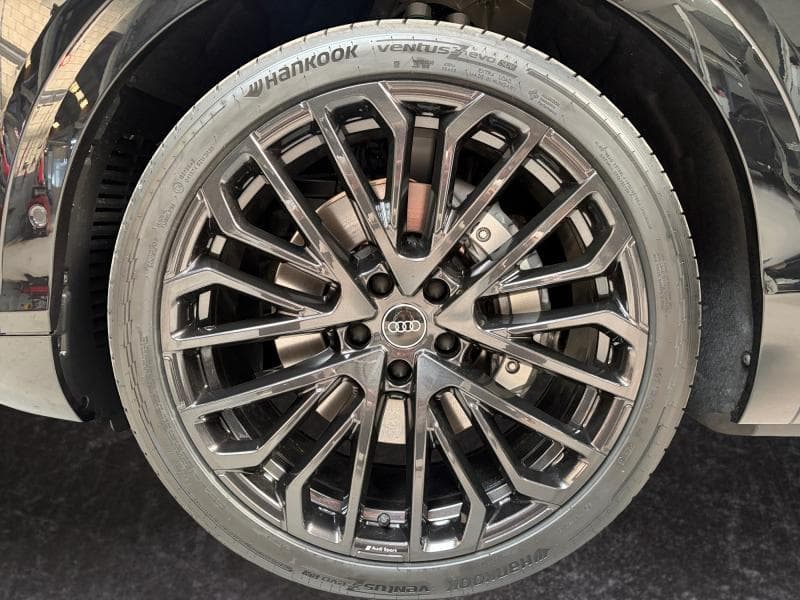 Audi Q7 S line - 8