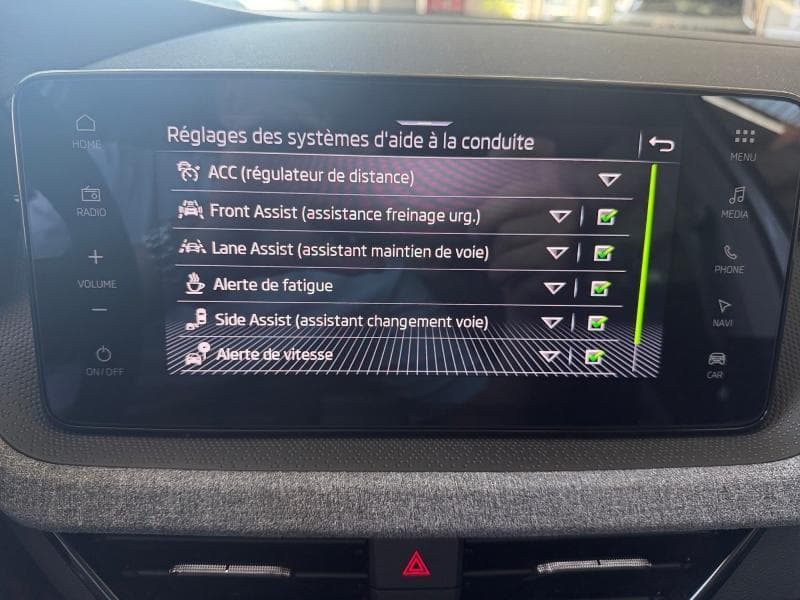 Skoda Kamiq Family - 1.0TSI 116CV DSG - GPS | ATTELAGE | CAMERA | KEYLESS | ACC | COFFRE ELECTRIQUE | SIDE ASSIST - 22