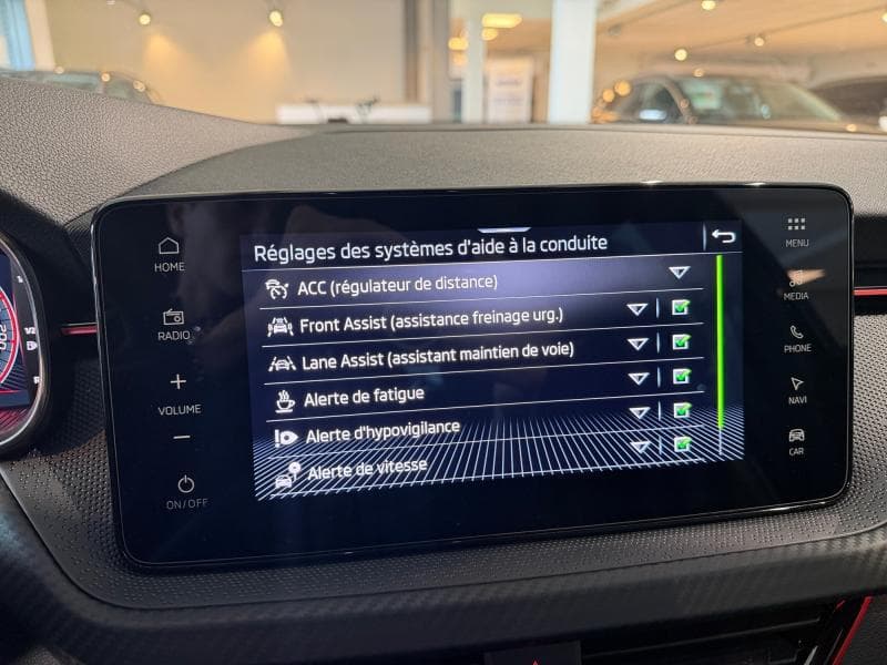 Skoda Kamiq Monte Carlo 1.0 TSI 116cv DSG7 - 19