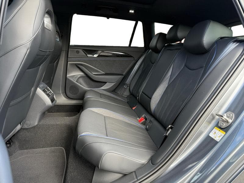Volkswagen Passat R-Line - 29