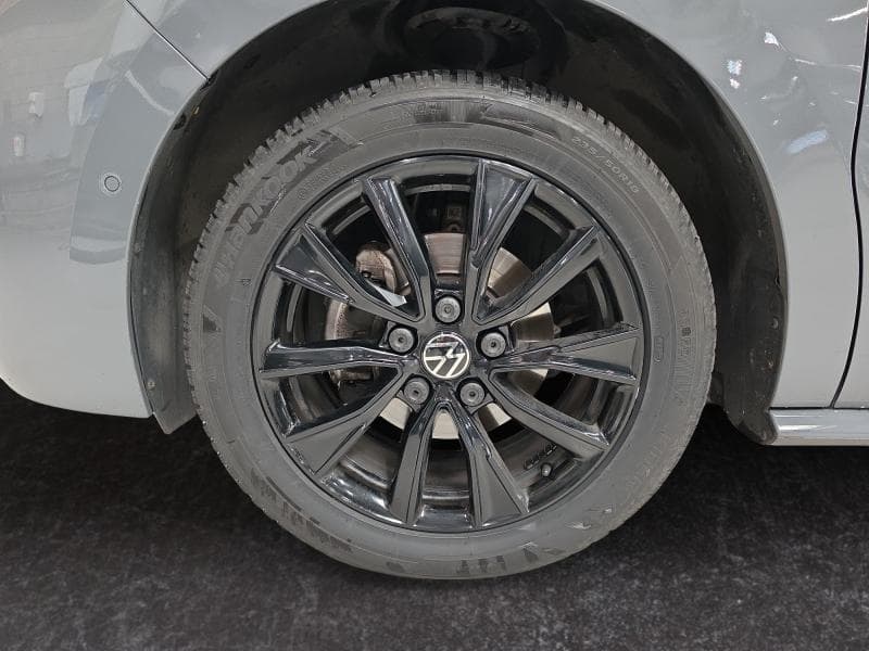 Volkswagen T7 Multivan Life | 2.0 TDi 150 cv | 7 places | GPS | Toit pano | Carplay | Camera | Attache remorque - 10