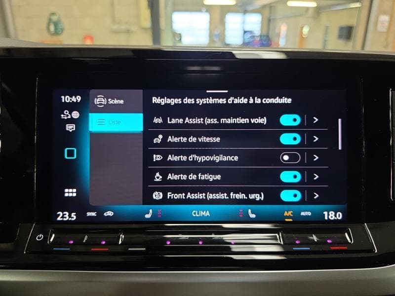 Volkswagen T7 Multivan Life | 2.0 TDi 150 cv | 7 places | GPS | Toit pano | Carplay | Camera | Attache remorque - 26
