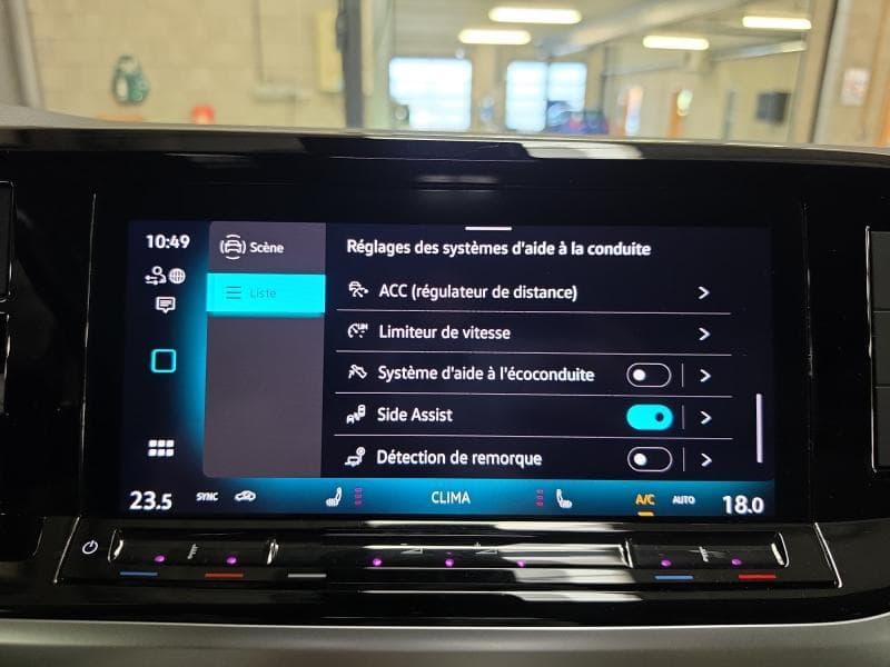 Volkswagen T7 Multivan Life | 2.0 TDi 150 cv | 7 places | GPS | Toit pano | Carplay | Camera | Attache remorque - 27