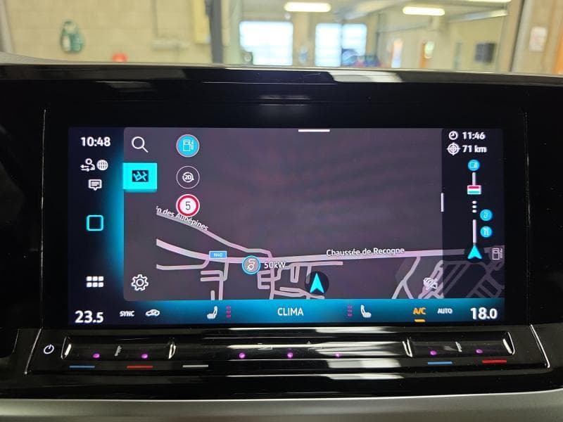 Volkswagen T7 Multivan Life | 2.0 TDi 150 cv | 7 places | GPS | Toit pano | Carplay | Camera | Attache remorque - 22