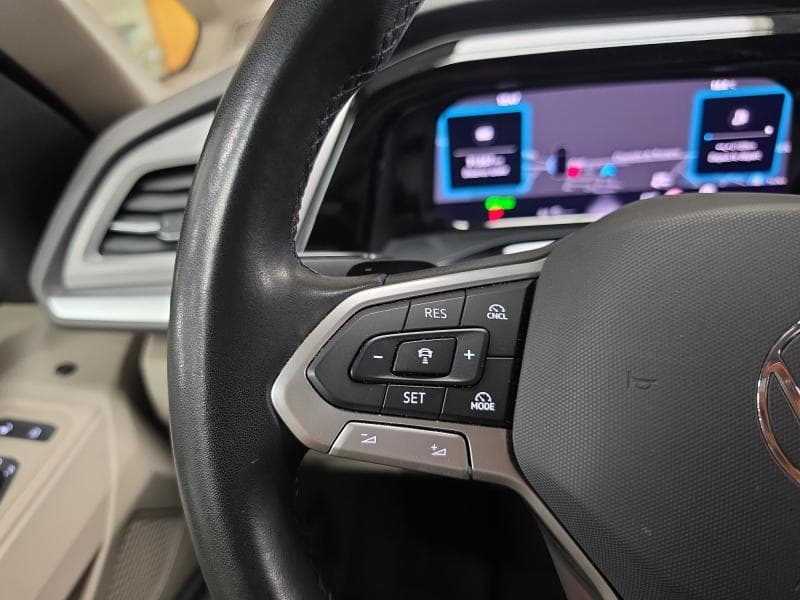 Volkswagen T7 Multivan Life | 2.0 TDi 150 cv | 7 places | GPS | Toit pano | Carplay | Camera | Attache remorque - 17