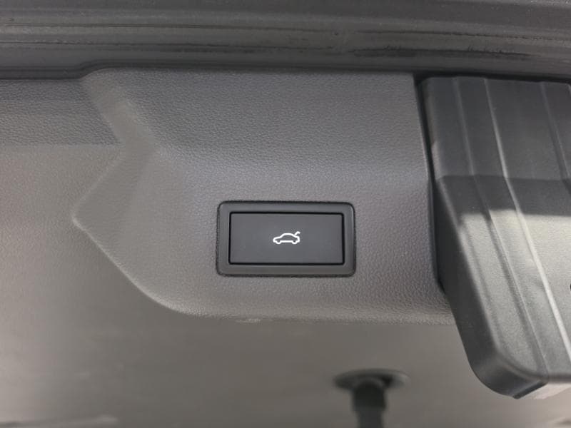 Volkswagen T7 Multivan Life | 2.0 TDi 150 cv | 7 places | GPS | Toit pano | Carplay | Camera | Attache remorque - 37