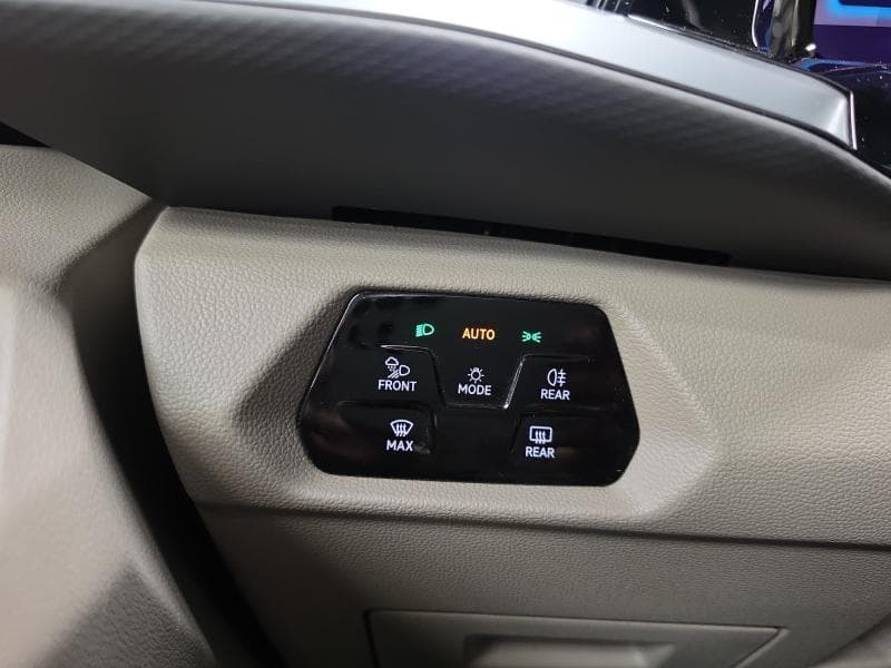 Volkswagen T7 Multivan Life | 2.0 TDi 150 cv | 7 places | GPS | Toit pano | Carplay | Camera | Attache remorque - 34