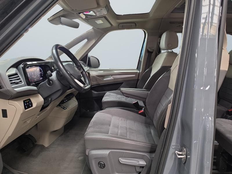 Volkswagen T7 Multivan Life | 2.0 TDi 150 cv | 7 places | GPS | Toit pano | Carplay | Camera | Attache remorque - 12