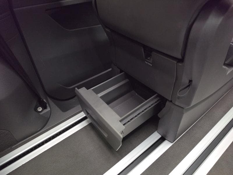 Volkswagen T7 Multivan Life | 2.0 TDi 150 cv | 7 places | GPS | Toit pano | Carplay | Camera | Attache remorque - 31
