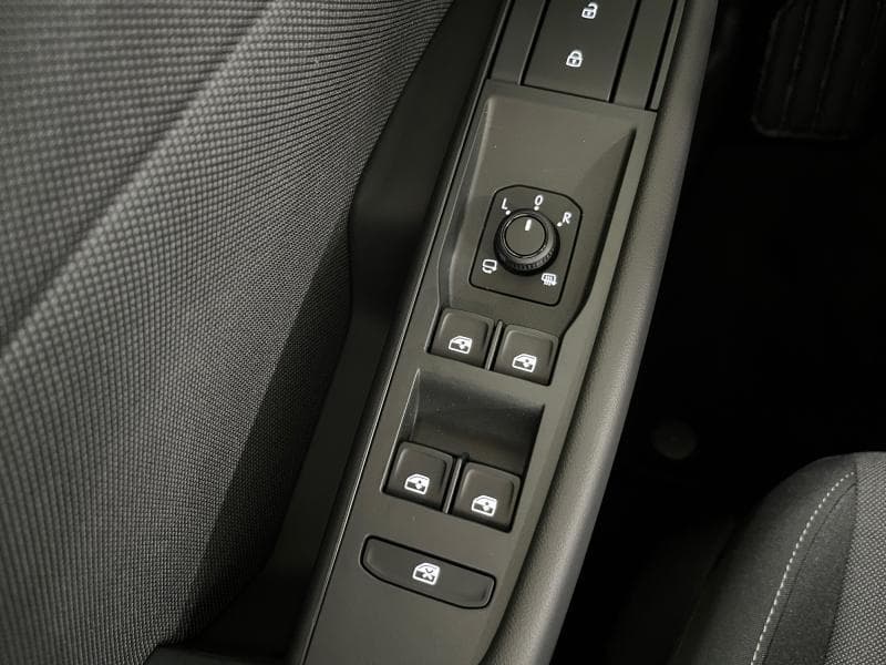 Volkswagen ID.Polo Edition One | 52 kWh 211 cv | Carplay | Camera | Sieges + volant chauffant | Dispo 02/2027 - 27