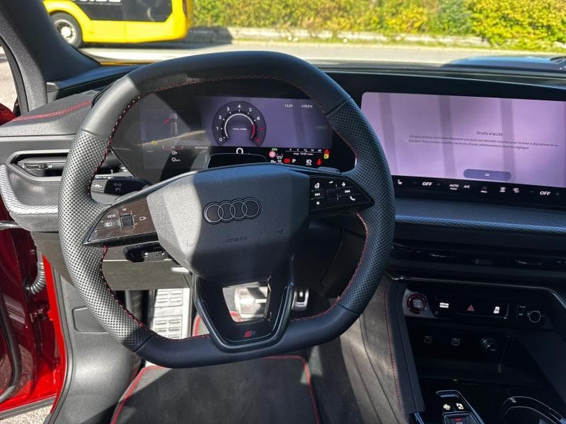 Audi Q5 Vehicule de Direction plaque Z Q5 S line Shadow Look - surpiqures Rouge Audi sport - Suspension Sport S - 23