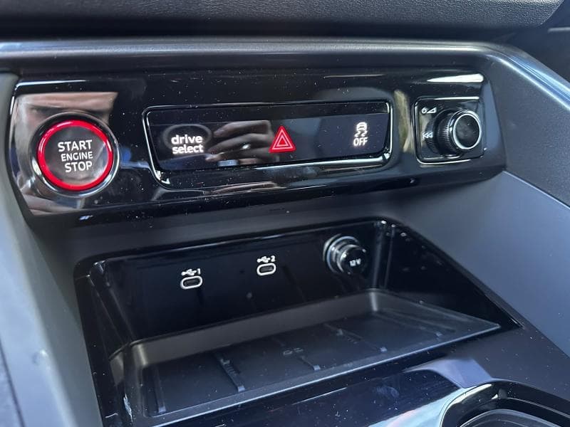 Audi Q5 Vehicule de Direction plaque Z Q5 S line Shadow Look - surpiqures Rouge Audi sport - Suspension Sport S - 7