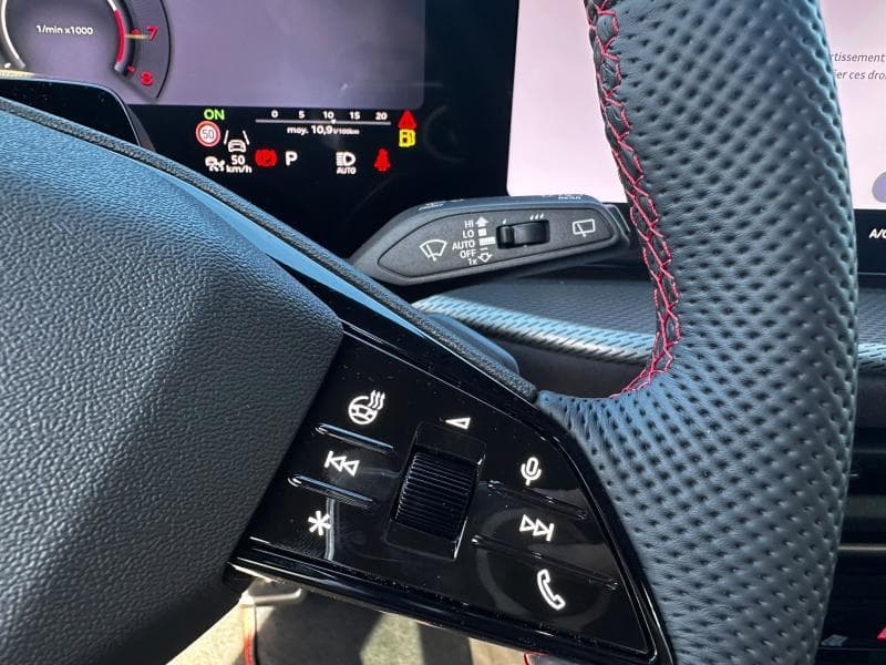 Audi Q5 Vehicule de Direction plaque Z Q5 S line Shadow Look - surpiqures Rouge Audi sport - Suspension Sport S - 25
