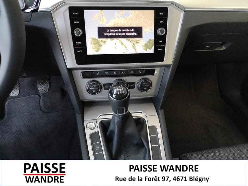 Volkswagen Passat Comfortline - 9