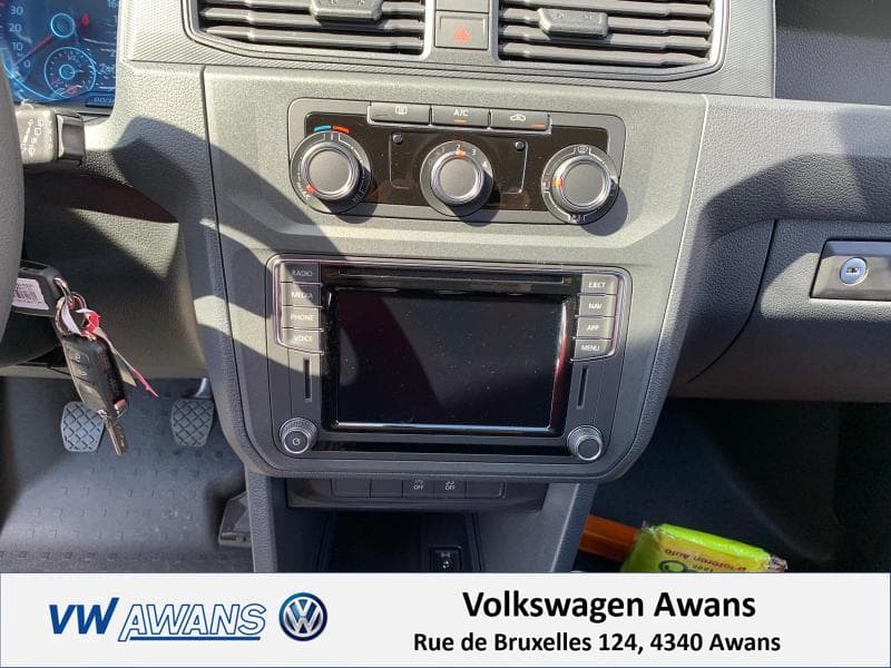 Volkswagen Caddy Fourgon - 8