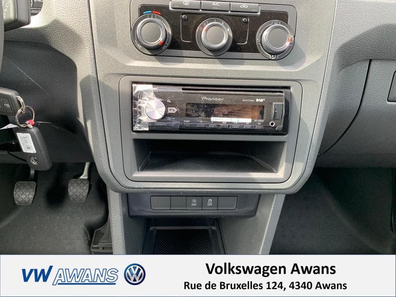 Volkswagen Caddy Fourgon - 14