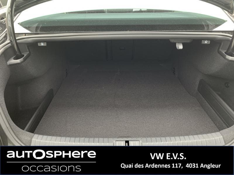 Volkswagen Passat Comfortline - 32