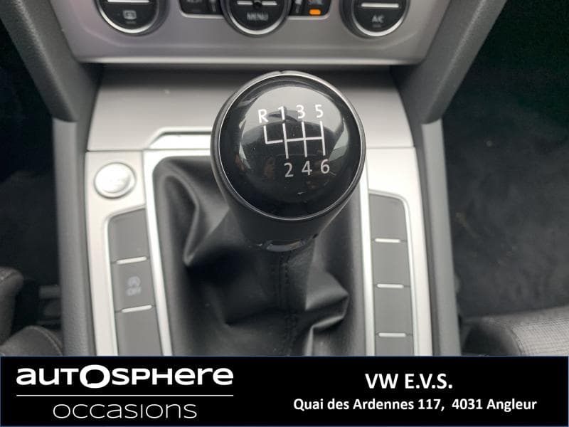 Volkswagen Passat Comfortline - 23