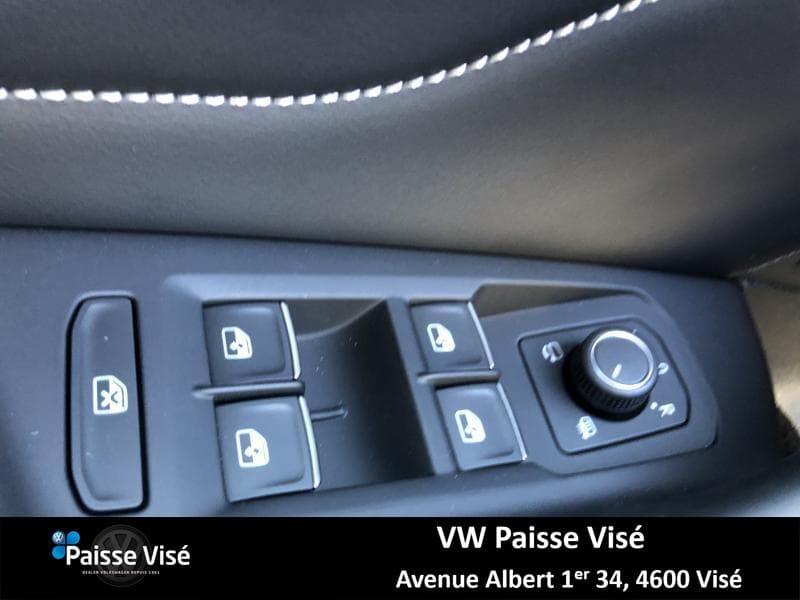 Volkswagen Passat Variant R-LINE - 25
