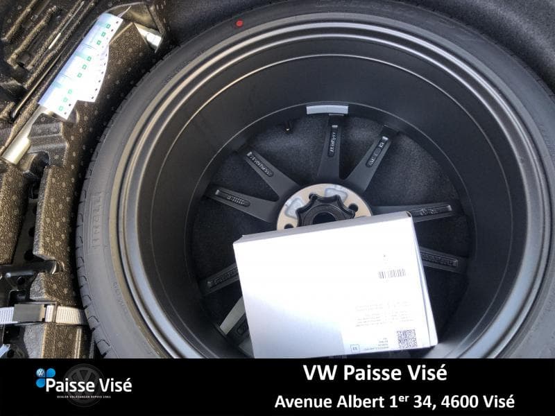 Volkswagen Passat Variant R-LINE - 32