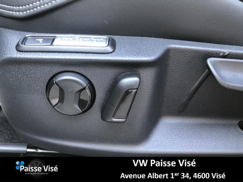 Volkswagen Passat Variant R-LINE - 34