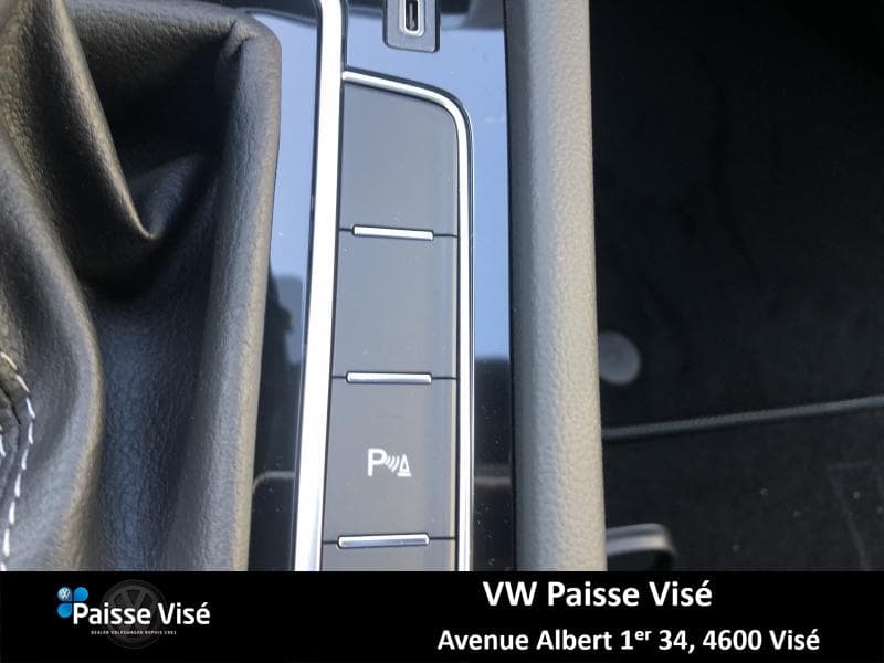Volkswagen Passat Variant R-LINE - 23