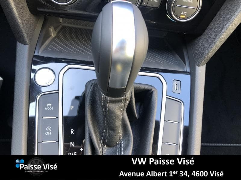 Volkswagen Passat Variant R-LINE - 21