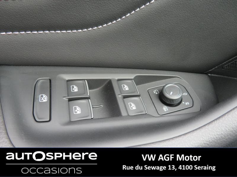 Volkswagen Passat Elegance Business - 32